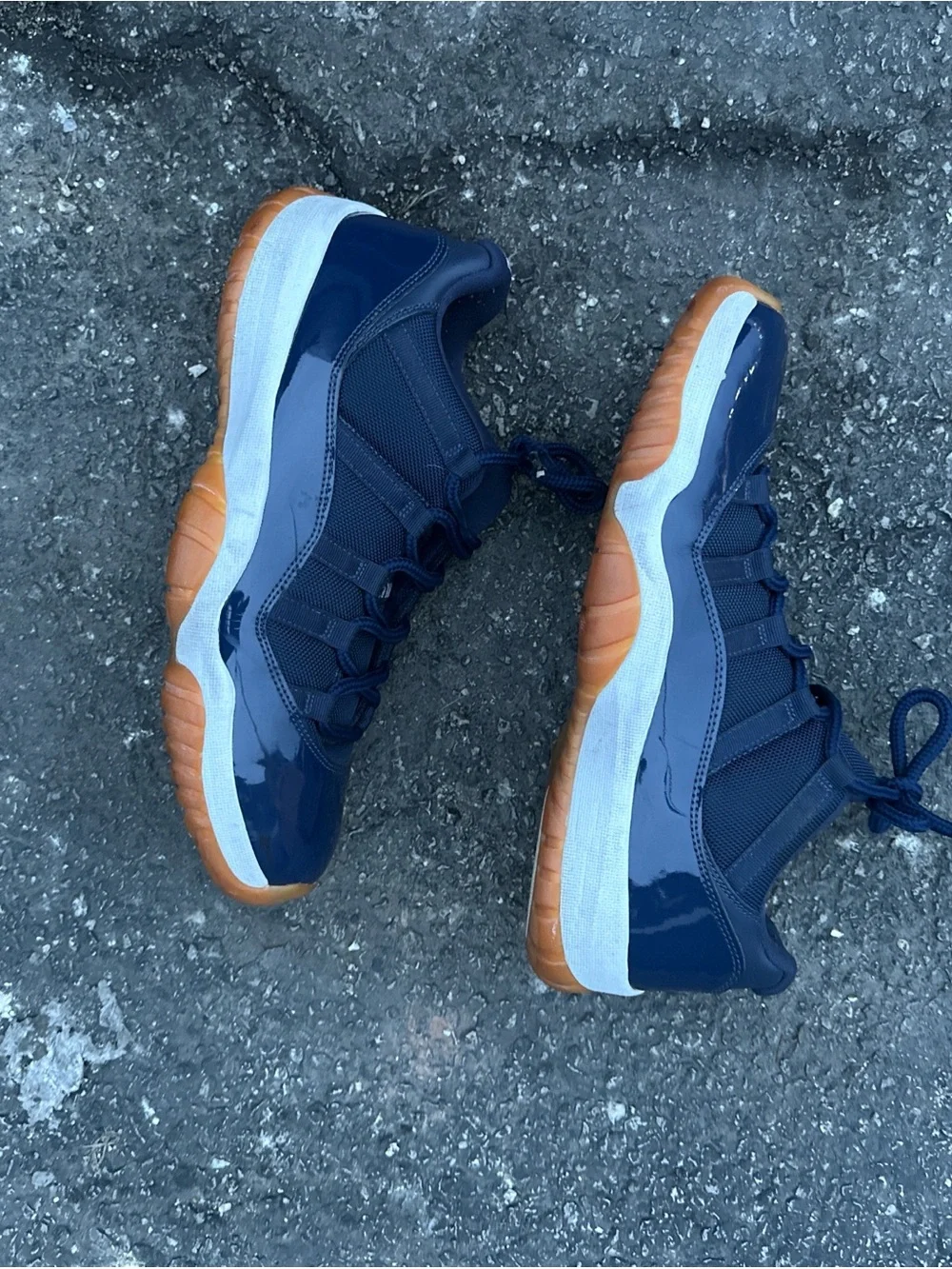 Air Jordan 11 Retro Low 'Navy Gum' Men’s Size 11